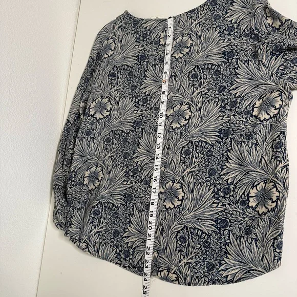 Morris & Co x H&M "Pimpernel" Floral Blouse Blue and Cream Size 10 - Picture 11 of 11